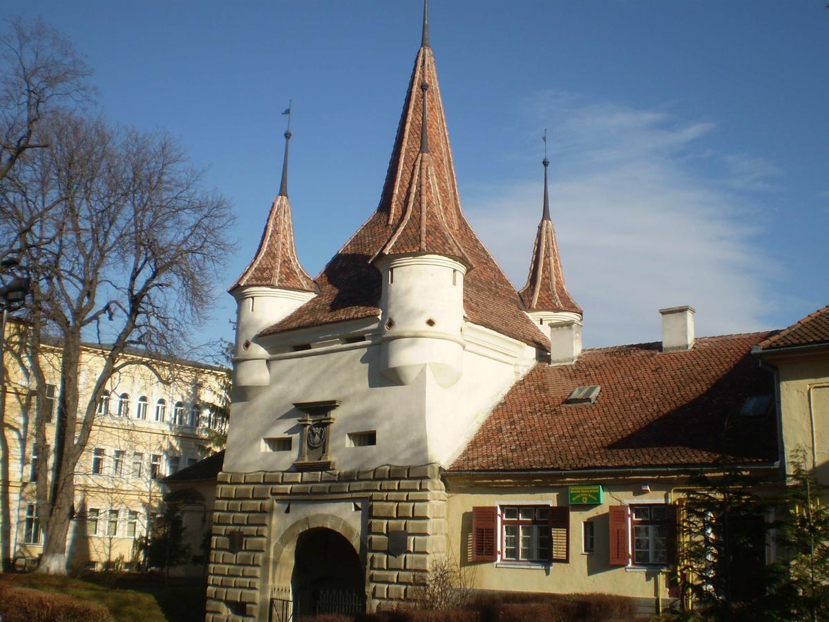 Luca Poarta Schei * Brasov